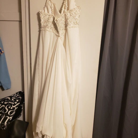 Wedding Dress - Picture 5 of 8